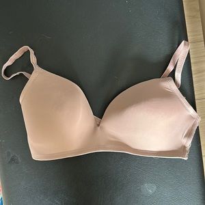 Like New Wacoal B’Tempt’d Wirefree Bra